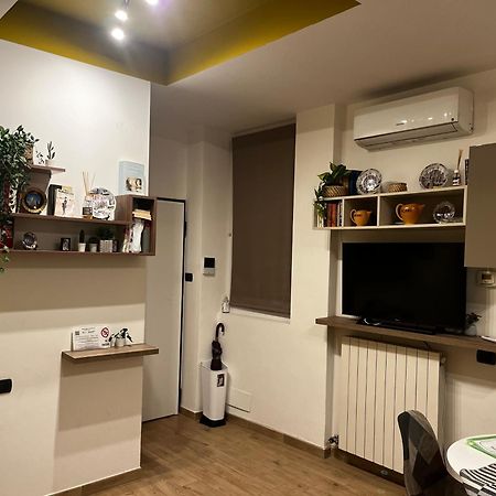 Nel Quartiere Bayres Suite Completamente Rinnovata มิลาน ภายนอก รูปภาพ