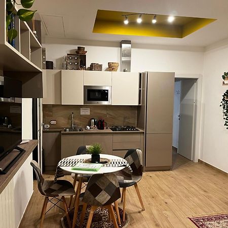 Nel Quartiere Bayres Suite Completamente Rinnovata มิลาน ภายนอก รูปภาพ