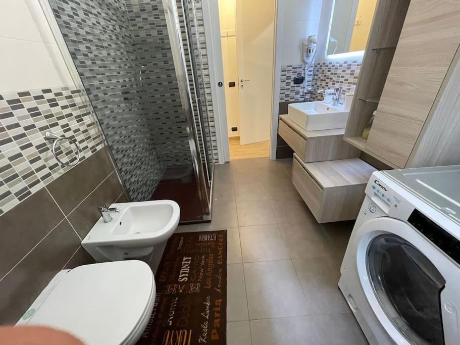 Nel Quartiere Bayres Suite Completamente Rinnovata มิลาน ภายนอก รูปภาพ