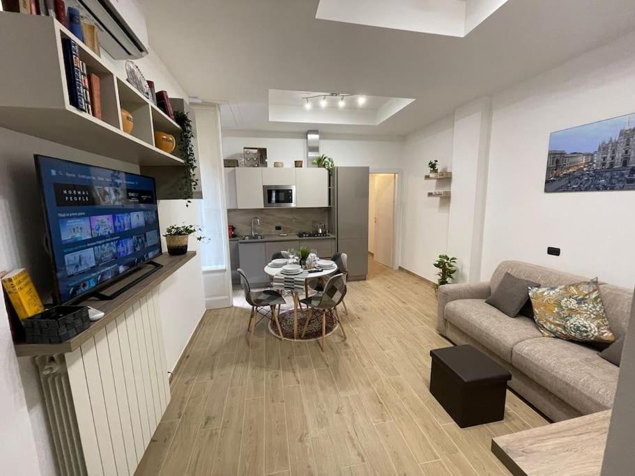 Nel Quartiere Bayres Suite Completamente Rinnovata มิลาน ภายนอก รูปภาพ