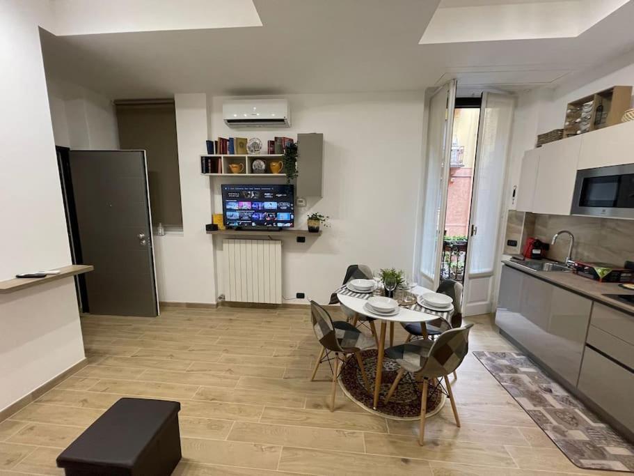 Nel Quartiere Bayres Suite Completamente Rinnovata มิลาน ภายนอก รูปภาพ