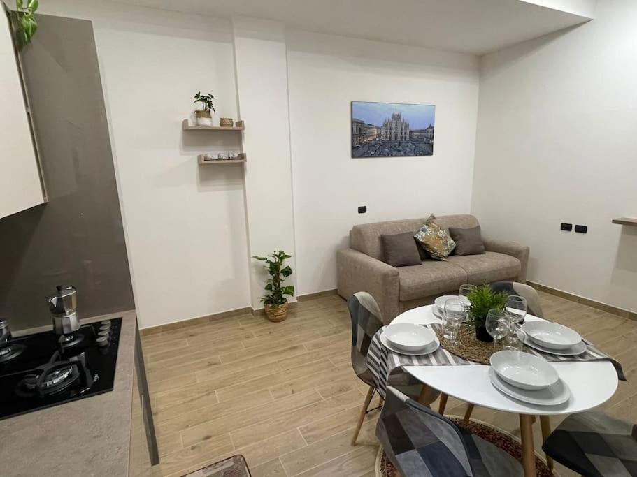 Nel Quartiere Bayres Suite Completamente Rinnovata มิลาน ภายนอก รูปภาพ