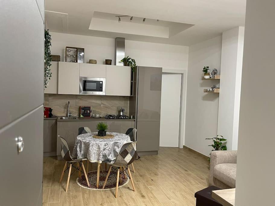 Nel Quartiere Bayres Suite Completamente Rinnovata มิลาน ภายนอก รูปภาพ